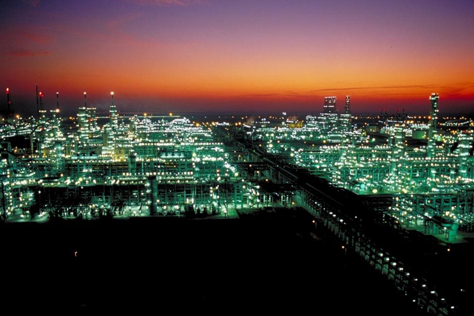 jamnagar-oil-refinery-becomes-world-s-largest-hub-bechtel